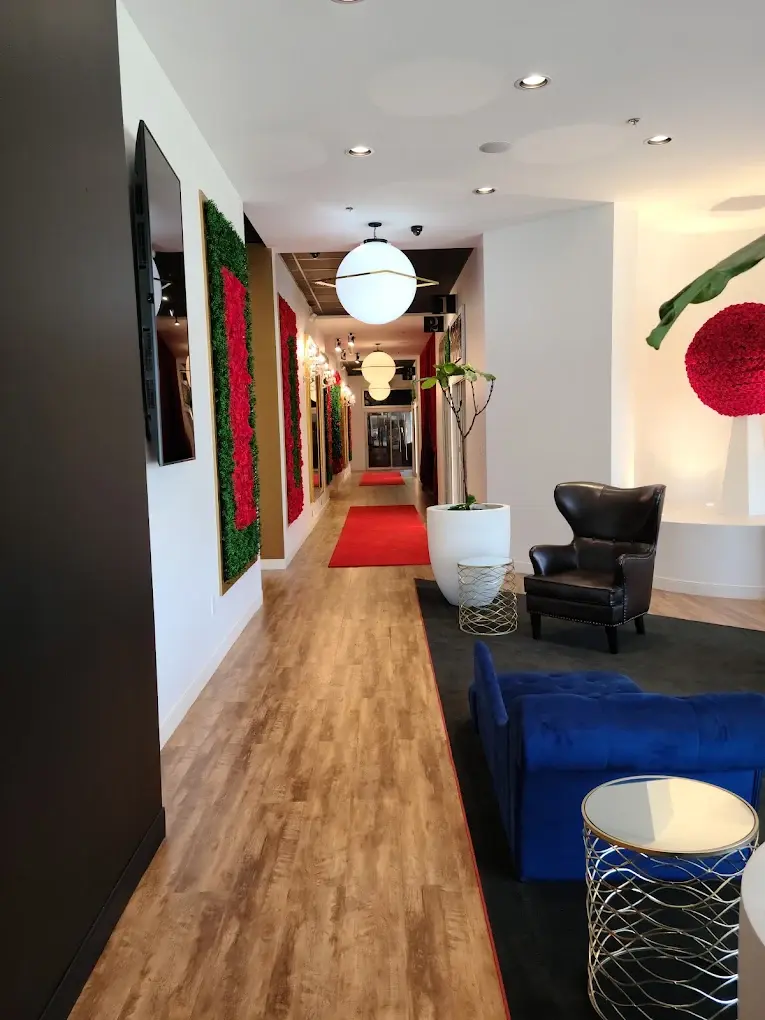Cosmo Salon Studios — Canton, photo 3